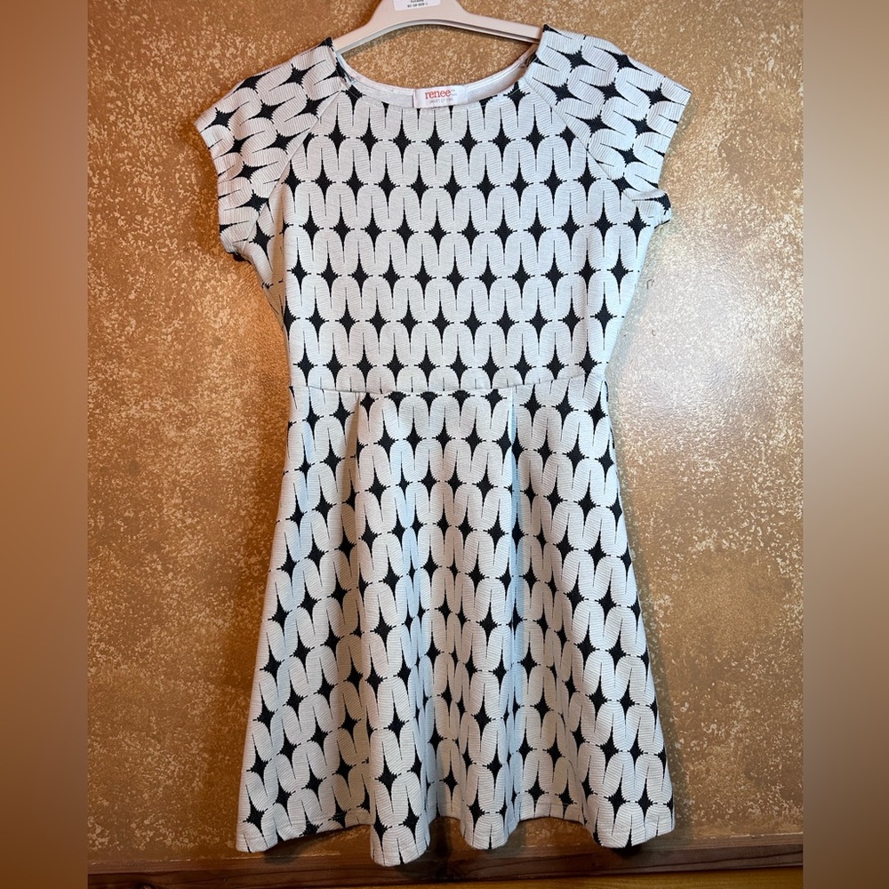 RENEE C. Stitch Fix Addae Textured Ivory Black Sleeveless Knit Dress size med